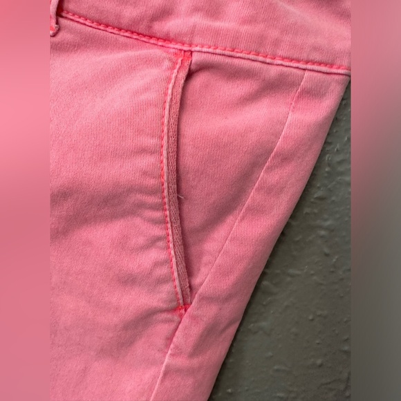 Women's American Eagle Bright Pink Midi Stretch Shorts - Size 2 - Picture 6 of 14